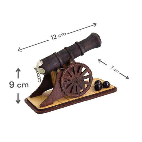 مجسم مدفع أثري خشبي
